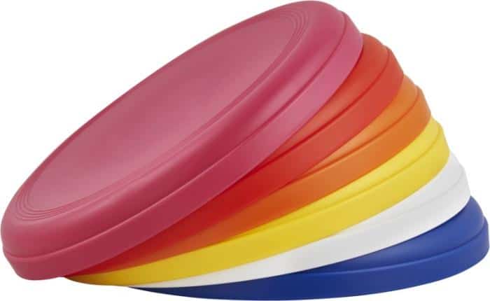empilement de Frisbees en plastique recyclé de toutes les couleurs